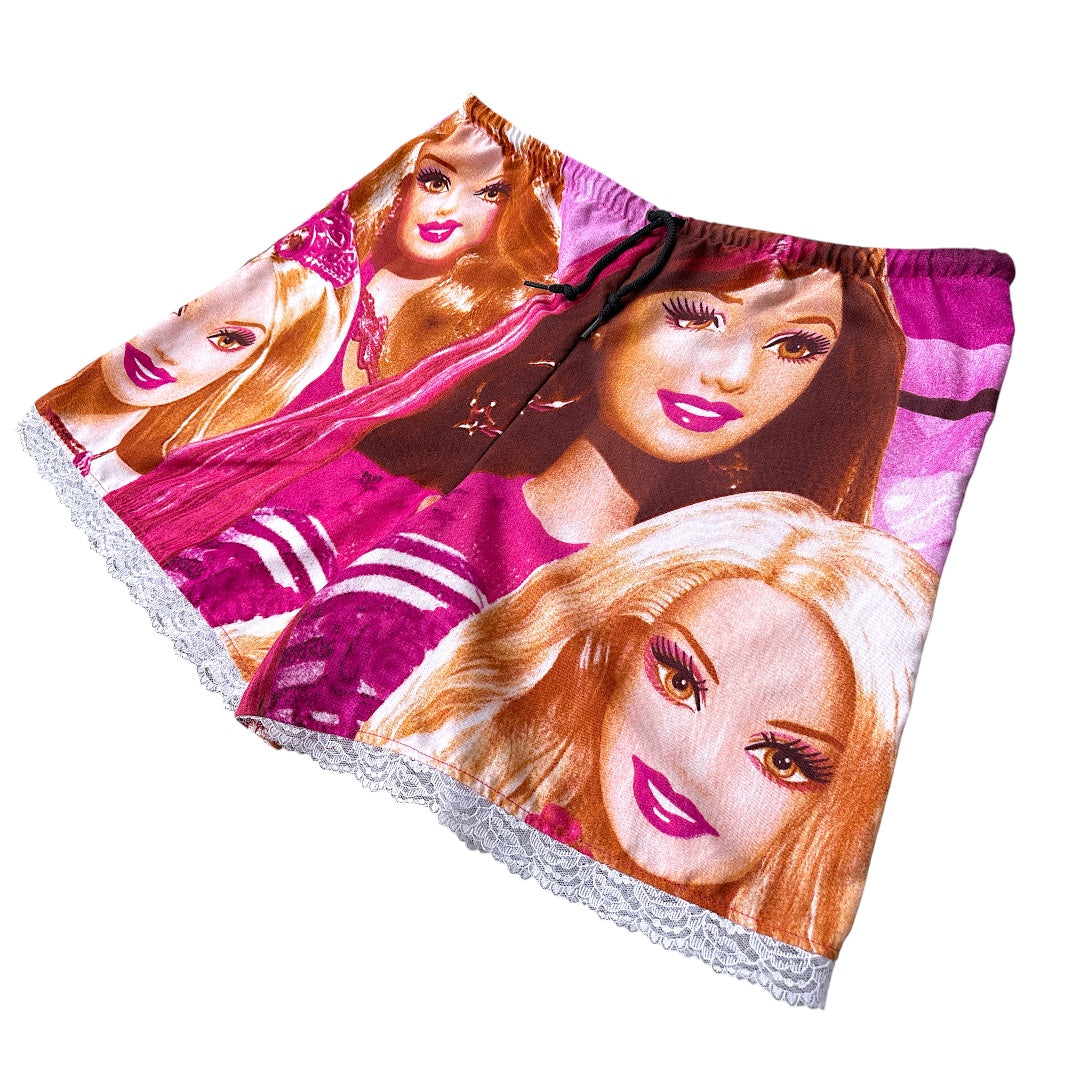 DOLL FACE SHORTS